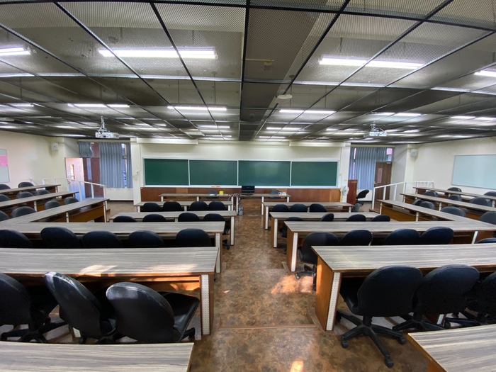管215教室/100人圖片