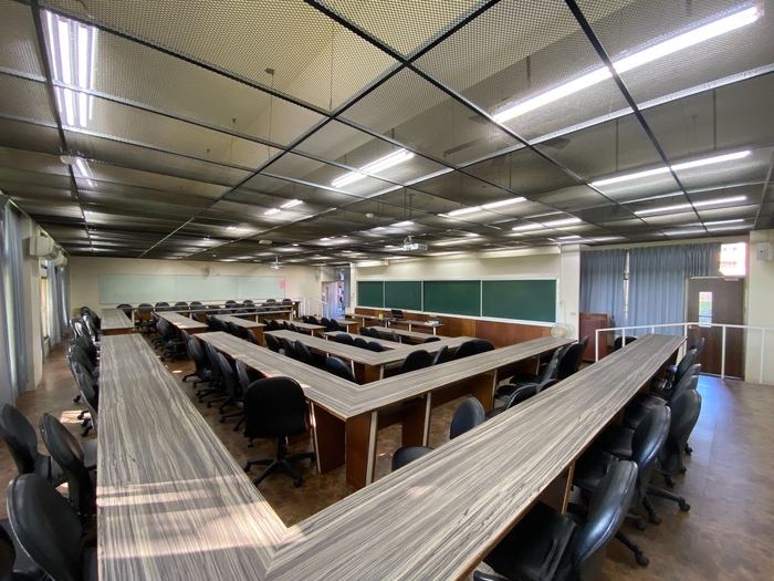 管215教室/100人圖片