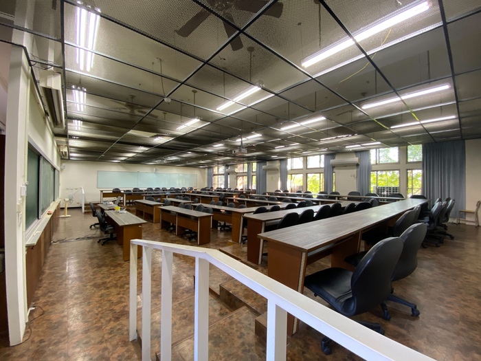 管215教室/100人圖片