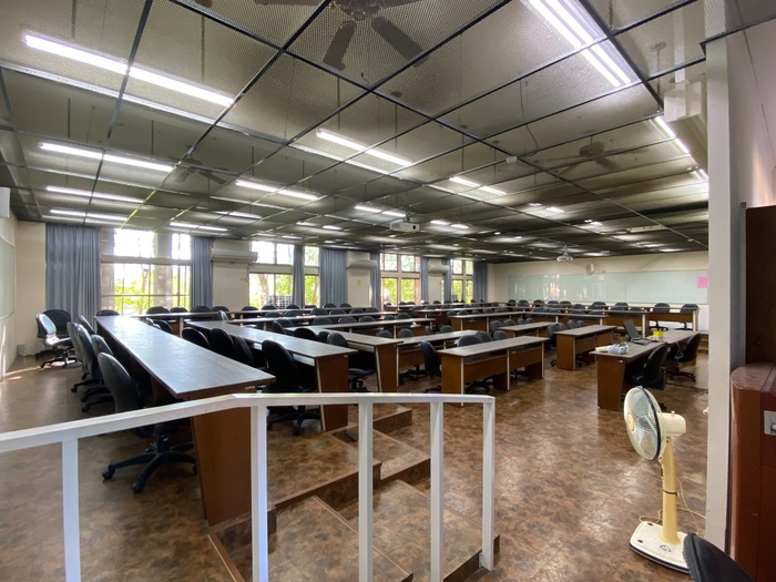 管215教室/100人圖片