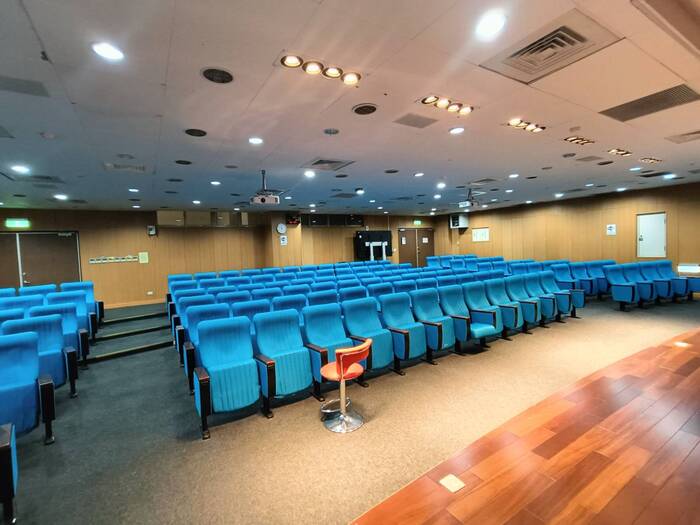 管260教室/120人圖片